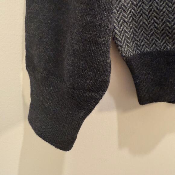 JOS.A.BANK Merino Wool Sweater Large Herringbone Grey Black - Picture 8 of 11